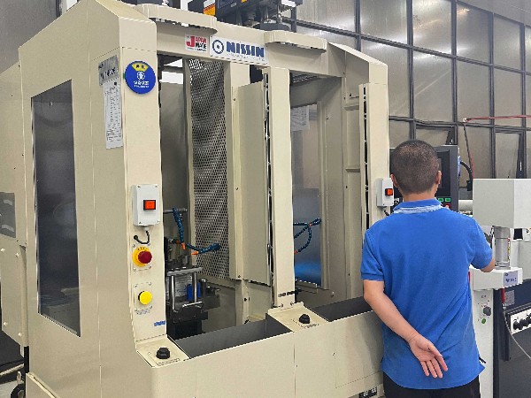 高速珩磨機 日進  Z：350mm(精度：±0.001mm）