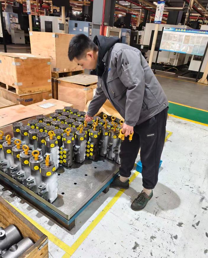 工程機(jī)械中央回轉(zhuǎn)接頭