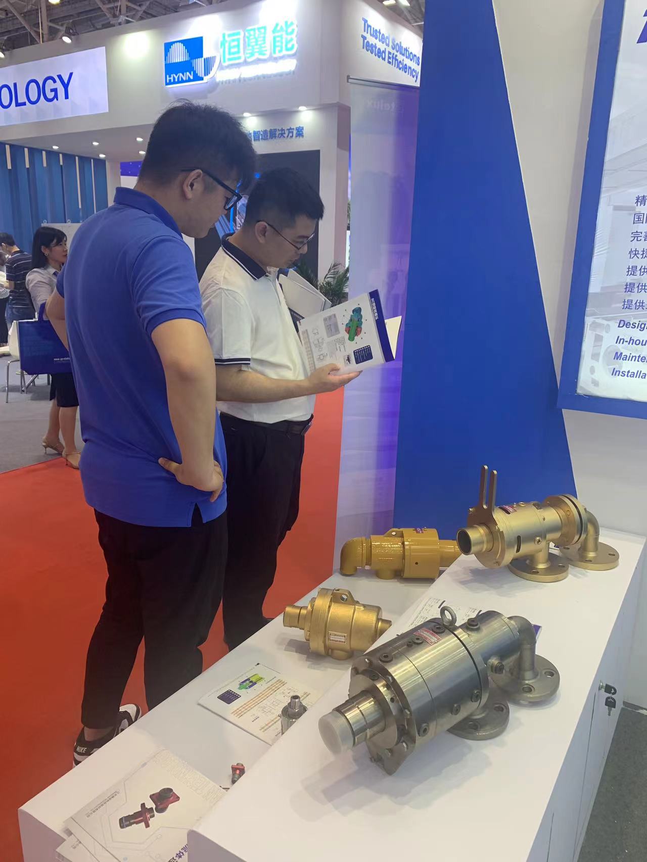 騰旋盲插流體連接器旋轉接頭在深圳電池展亮相 騰旋盲插流體連接器旋轉接頭在深圳電池展亮相